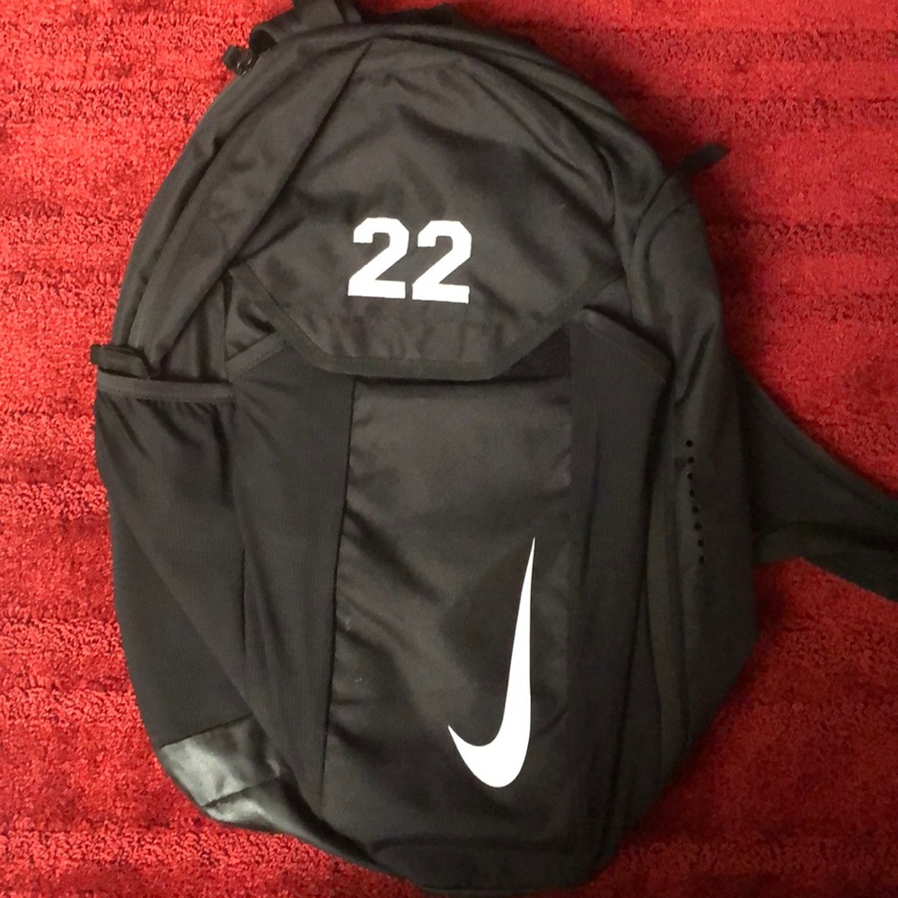 BLACK NIKE BACKPACK